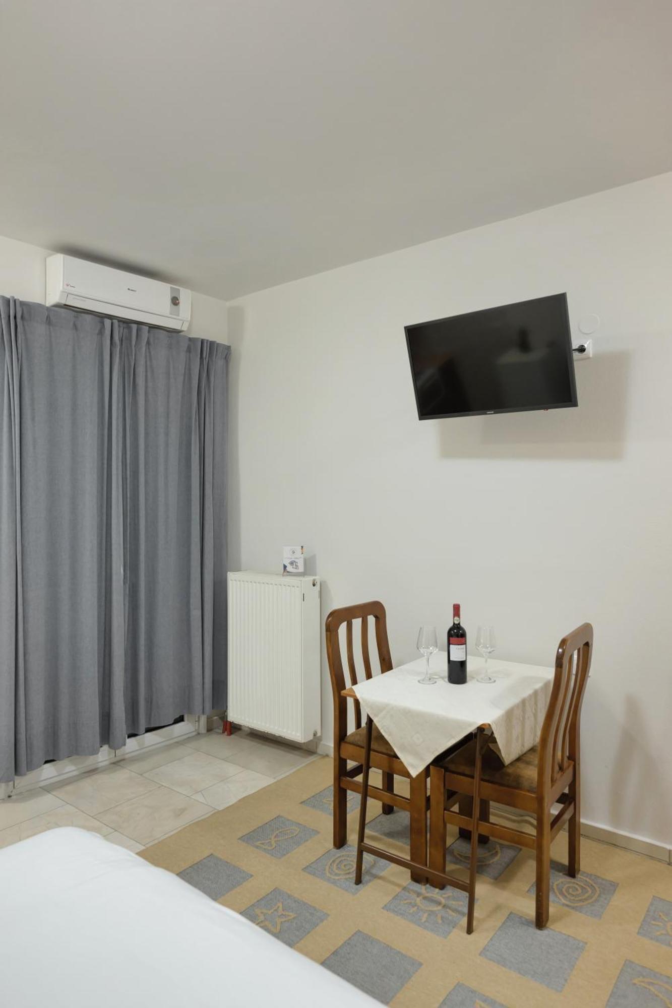 O Fotis Studios & Apartments Ioánnina Eksteriør bilde